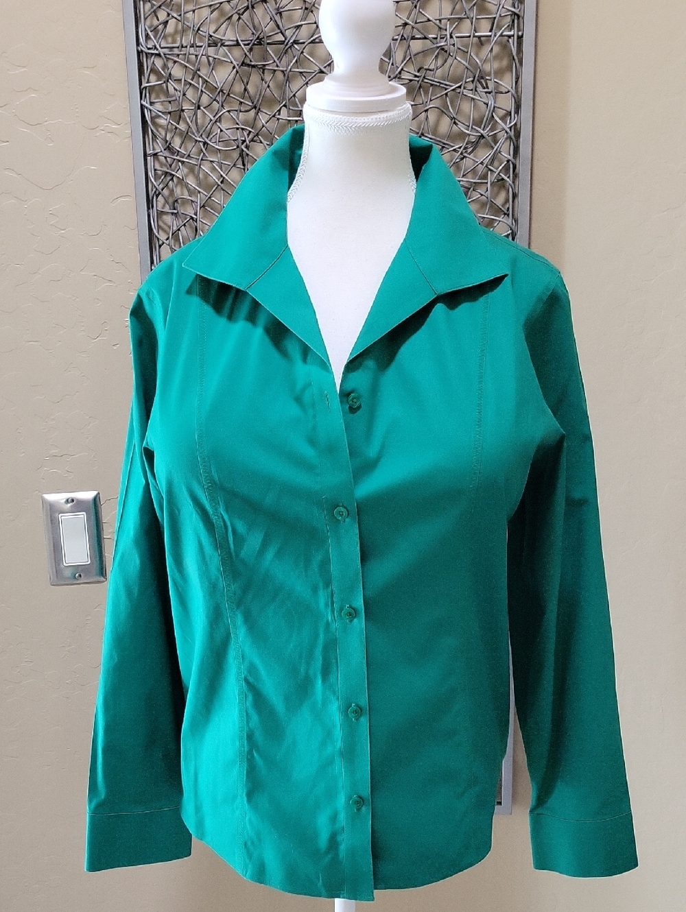 Chico's Kelly Green Button-Down No Iron Shirt